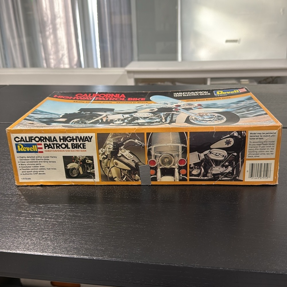 Harley-Davidson Vintage Revell California Highway Patrol Model Motorcycle Kit - Picture 3 of 7